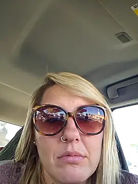 SheIsSomething online show from 23, 1, 2025