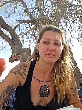 SheIsSomething online show from 18, 2, 2025