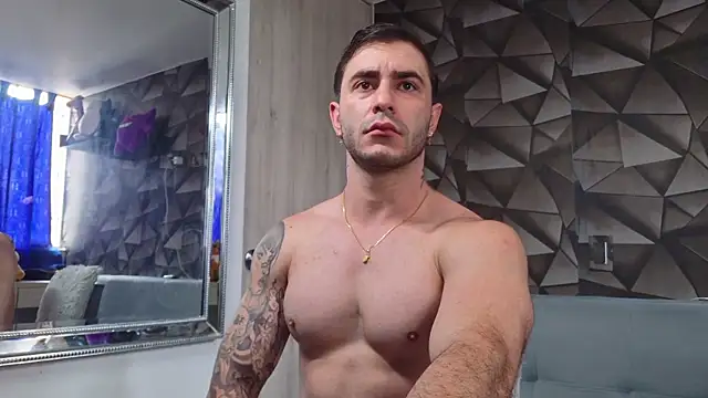 Latino stud4u online show from 31, 5, 2026