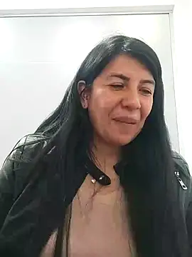 aisha latina online show from 27, 1, 2025