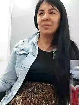 aisha latina online show from 20, 2, 2025