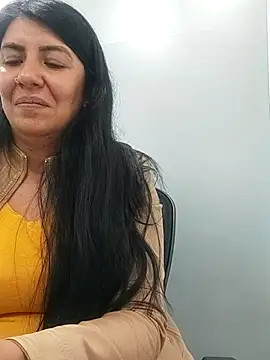 aisha latina online show from 3, 3, 2025