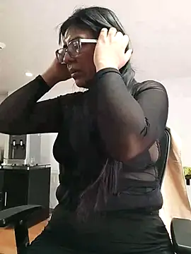 aisha latina online show from 30, 10, 2025