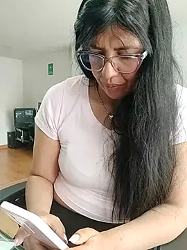 aisha latina online show from 20, 11, 2025