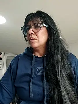 aisha latina online show from 4, 12, 2025