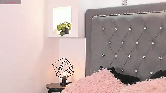 SophieRossi online show from 3, 12, 2025