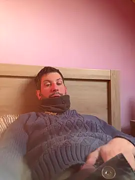 Snapshot of Taxidriver1988 chatting on 15, 12, 2025 Taxidriver1988 online show from 15, 12, 2025