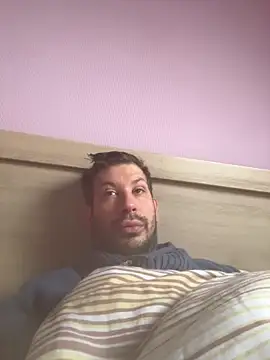 Snapshot of Taxidriver1988 chatting on 18, 12, 2025 Taxidriver1988 online show from 18, 12, 2025