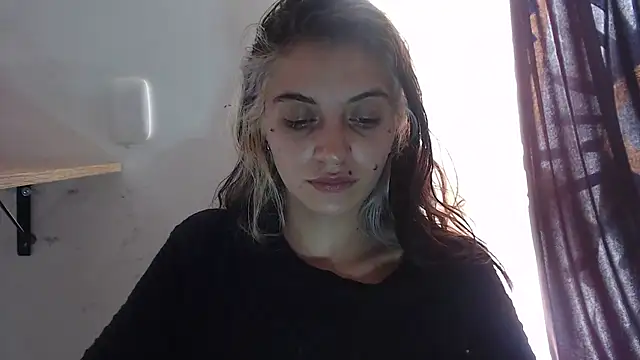 Snapshot of mariecam420 chatting on 14, 1, 2025 mariecam420 online show from 14, 1, 2025