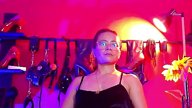Snapshot of MistressSlut1 chatting on 15, 4, 2026 MistressSlut1 online show from 15, 4, 2026