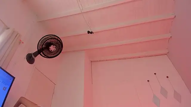 Snapshot of swt-booty chatting on 23, 10, 2025 swt-booty online show from 23, 10, 2025