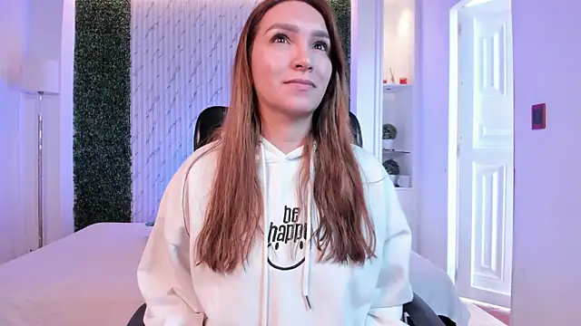 miataylorr1 online show from 1, 12, 2025