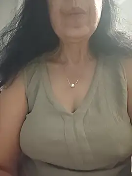 Snapshot of Susannemilf chatting on 7, 5, 2026 Susannemilf online show from 7, 5, 2026