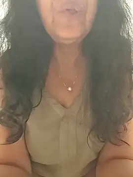 Snapshot of Susannemilf chatting on 15, 5, 2026 Susannemilf online show from 15, 5, 2026