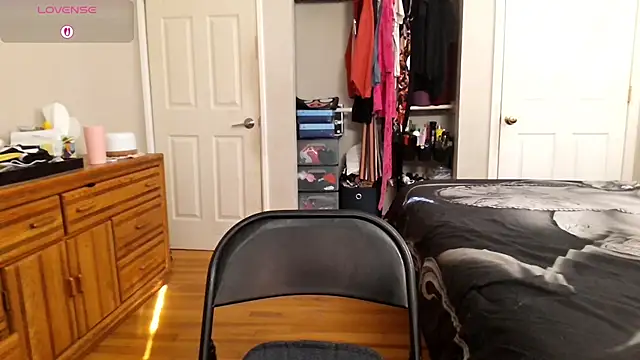 julimonroe online show from 18, 11, 2025