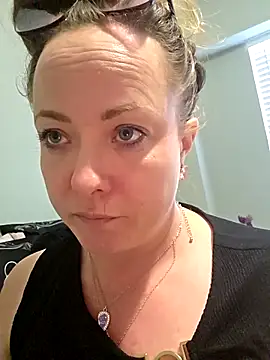 julimonroe online show from 22, 3, 2026