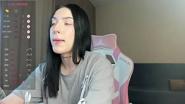 JenniferQueen11 online show from 10, 1, 2025