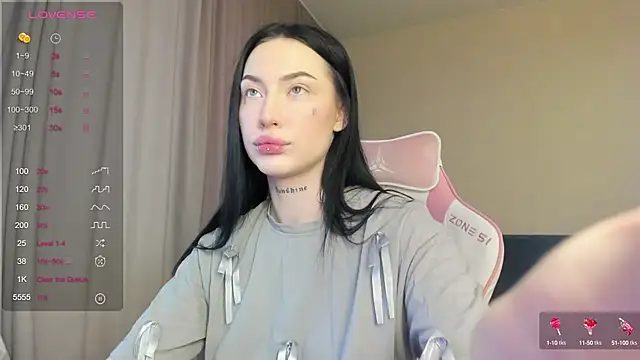 JenniferQueen11 online show from 17, 1, 2025