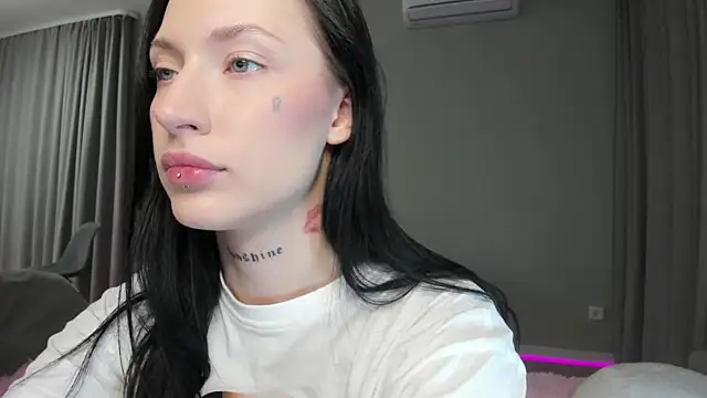 JenniferQueen11 online show from 19, 9, 2025