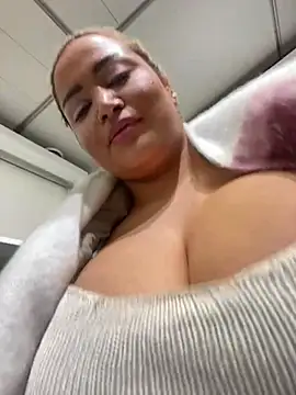 EmiliaPetrova online show from 14, 3, 2025