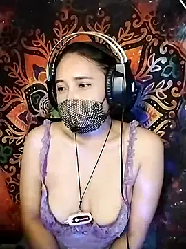 Snapshot of _Shimmerlyn_ chatting on 11, 3, 2025 Shimmerlyn online show from 11, 3, 2025