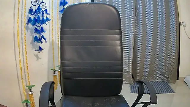 avav love online show from 9, 9, 2025