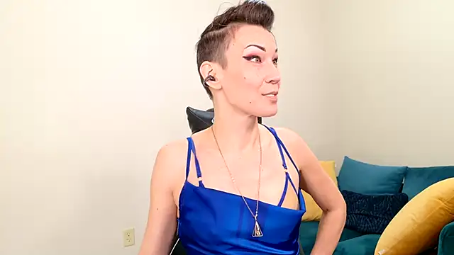 EveEnigma online show from 5, 2, 2025