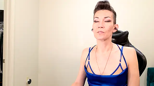 EveEnigma online show from 6, 2, 2025