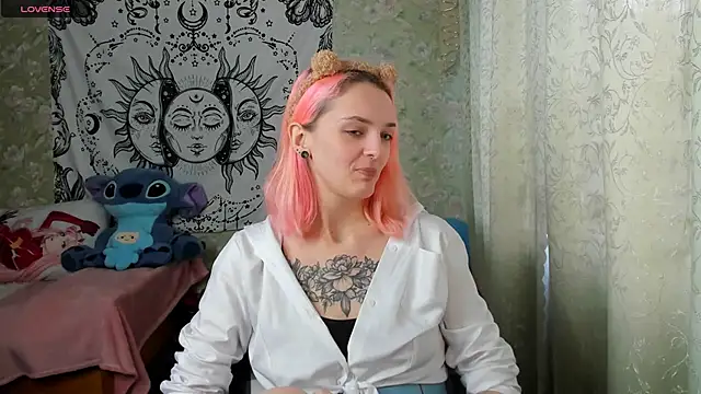 Cutie Adelia online show from 18, 12, 2024