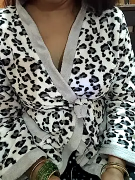 Diya 143 online show from 21, 12, 2025