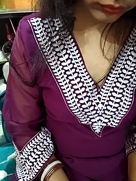 Snapshot of Diya_143 chatting on 4, 3, 2026 Diya 143 online show from 4, 3, 2026