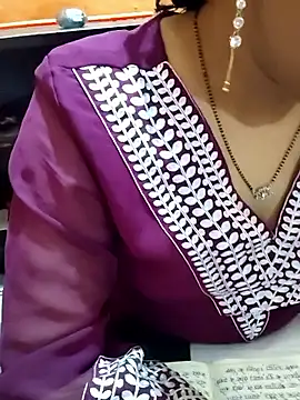 Snapshot of Diya_143 chatting on 5, 4, 2026 Diya 143 online show from 5, 4, 2026