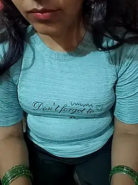 Snapshot of Diya_143 chatting on 7, 4, 2026 Diya 143 online show from 7, 4, 2026