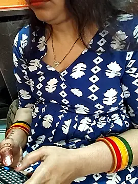 Snapshot of Diya_143 chatting on 11, 4, 2026 Diya 143 online show from 11, 4, 2026