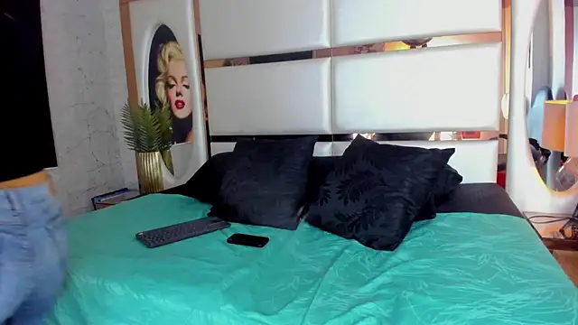 Snapshot of celestestars chatting on 15, 10, 2025 celestestars online show from 15, 10, 2025