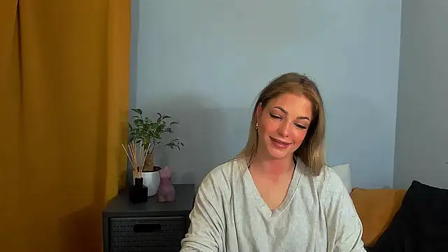 LilyBlondee online show from 19, 2, 2025