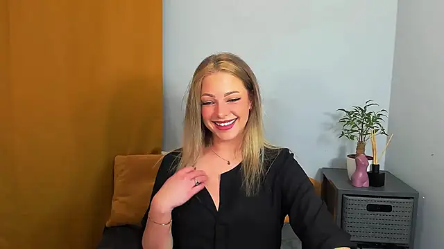 LilyBlondee online show from 22, 3, 2025