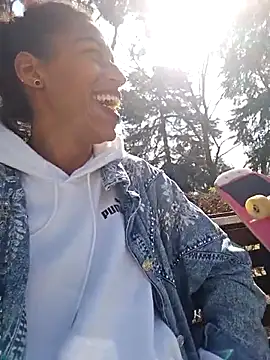 Goldenlace online show from 20, 2, 2025