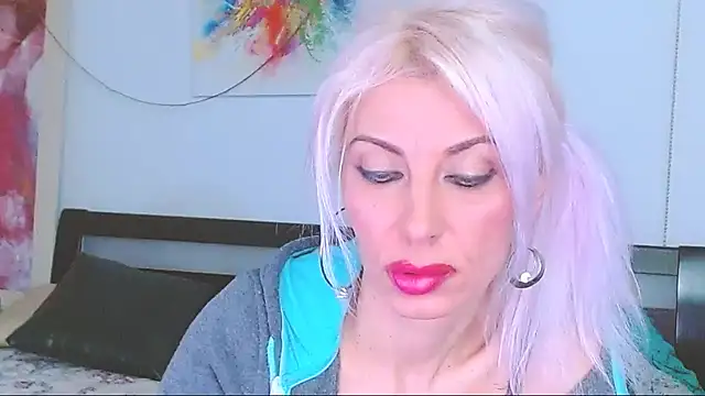 HoneyLara online show from 22, 3, 2025