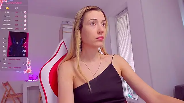 HotCarolineXO online show from 23, 9, 2025