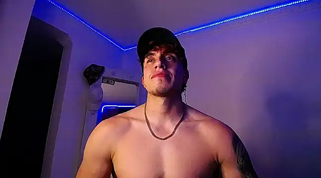 Snapshot of strongboy_ chatting on 28, 12, 2024 strongboy online show from 28, 12, 2024