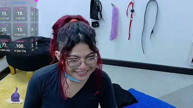 Catwhite  online show from 6, 2, 2025