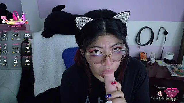 Catwhite  online show from 6, 10, 2025