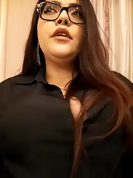 AriaRussell online show from 17, 4, 2026