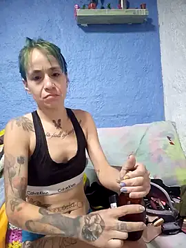 Snapshot of fablob23 chatting on 4, 1, 2025 fablob23 online show from 4, 1, 2025