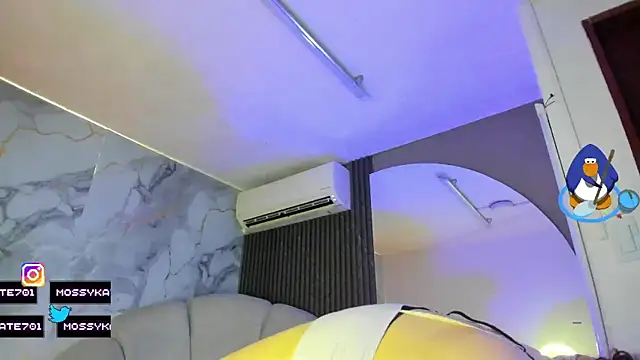 Katemoss70 online show from 9, 9, 2025