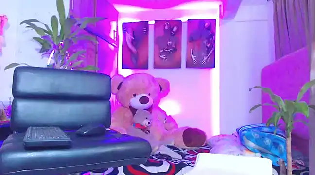 Hotgiirl 1 online show from 10, 2, 2025