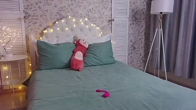 Snapshot of Wendy-Darling chatting on 14, 2, 2026 Wendy-Darling online show from 14, 2, 2026