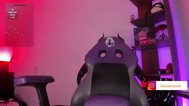 EmmaRusso online show from 19, 4, 2026