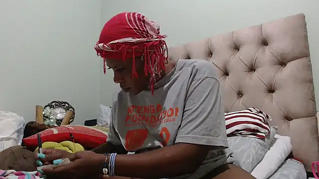 Snapshot of caramelqueen11 chatting on 21, 1, 2025 caramelqueen11 online show from 21, 1, 2025